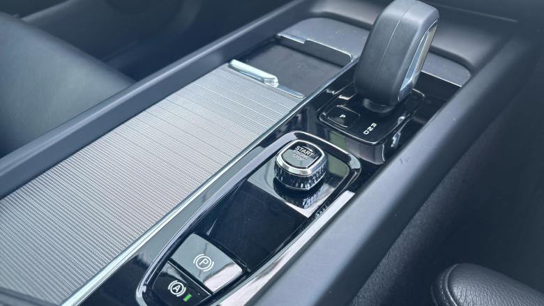 Volvo XC60 2.0 T6 [350] RC PHEV Plus Dark 5dr AWD Geartronic Estate